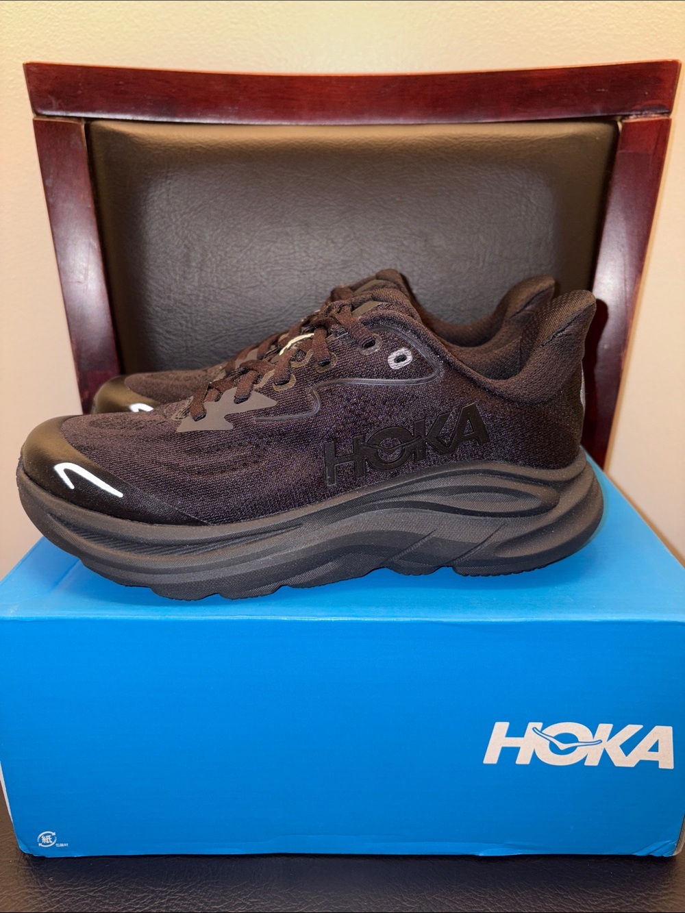 New Hoka Clifton 10 Black Kid’s 3.5Y Athletic Running Shoes